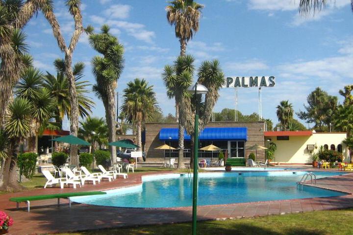 Image of Hotel Las Palmas Midway Inn