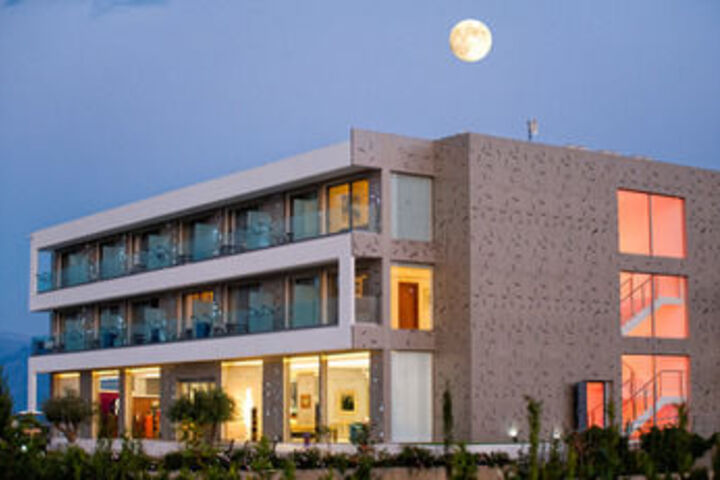 Hotel 35 of 68