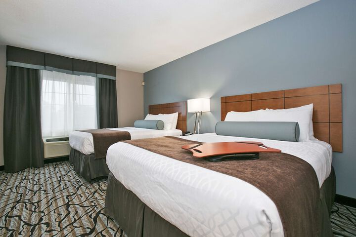 Suite 2 Queen Beds Sofa Bed Microwave and Refrigerator Full Breakfast (37 of 59)