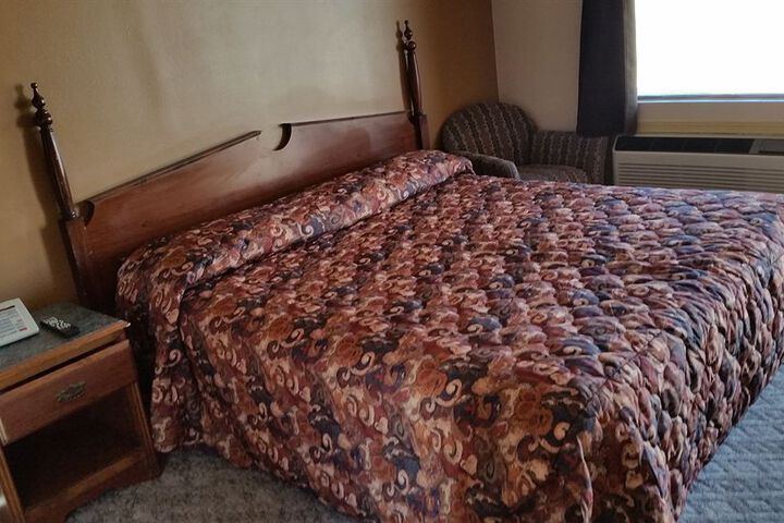 Room 9 of 47