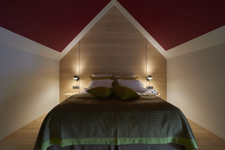 Room 2 of 57