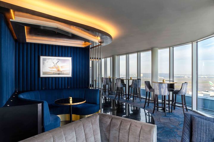Lounge 56 of 63
