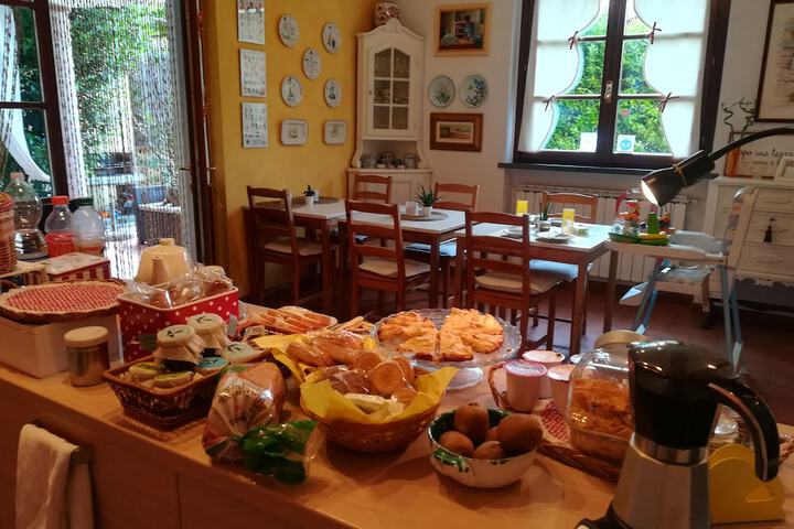 Dining 5 of 27