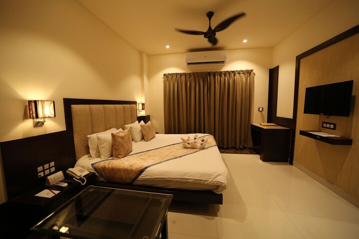 Room 8 of 42