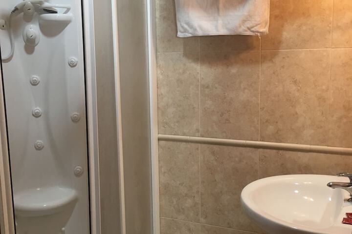 Room 18 of 27