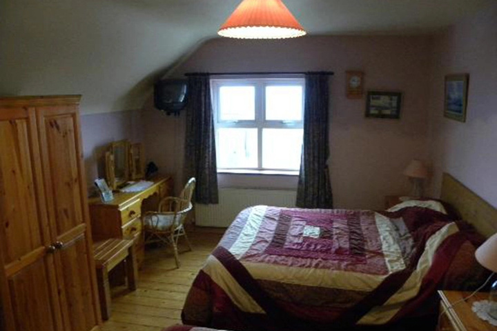 Room 4 of 10