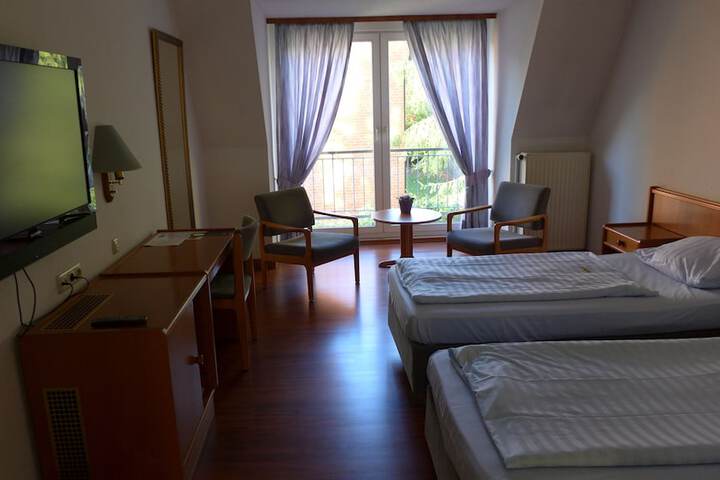 Room 2 of 61