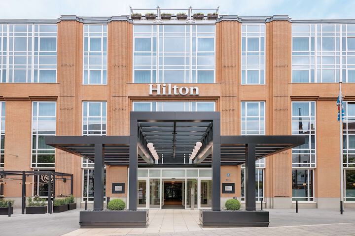 Hotel 92 of 100
