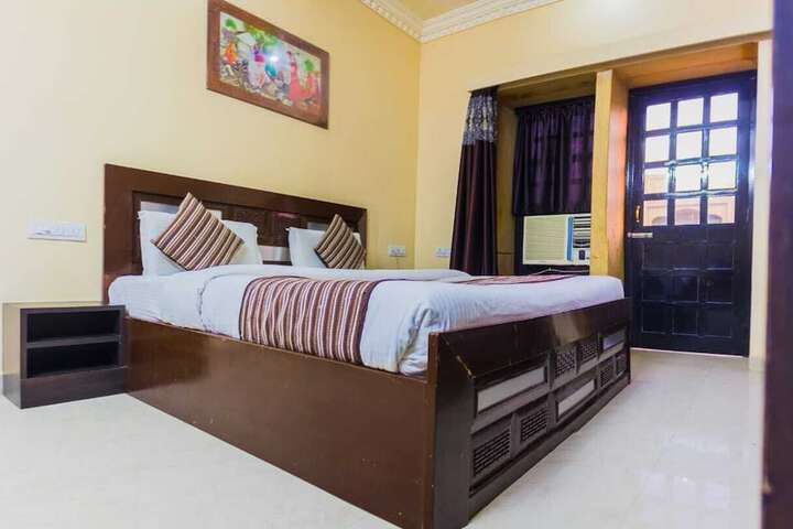 Room 28 of 51