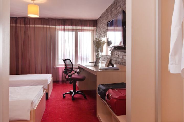 Room 16 of 53