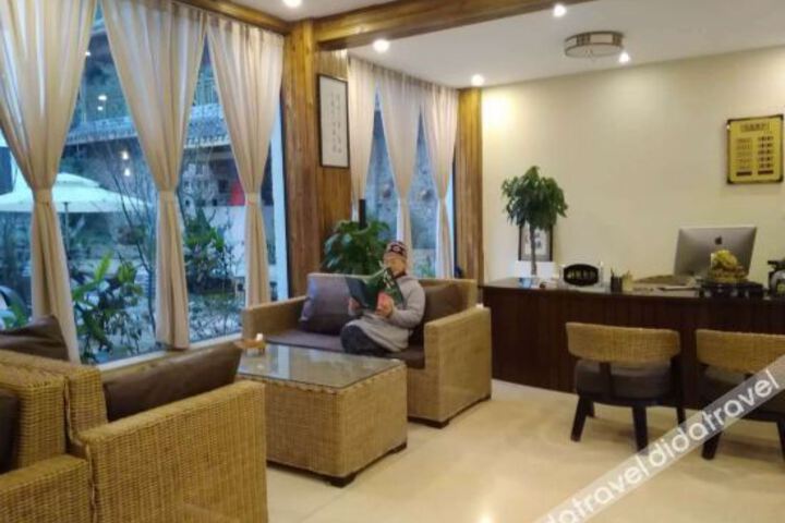Hotel Interior 10 of 29