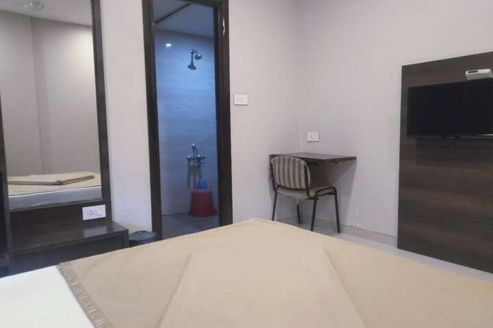 Room 3 of 18