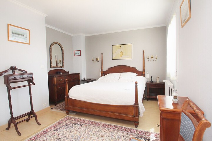 Room 18 of 23