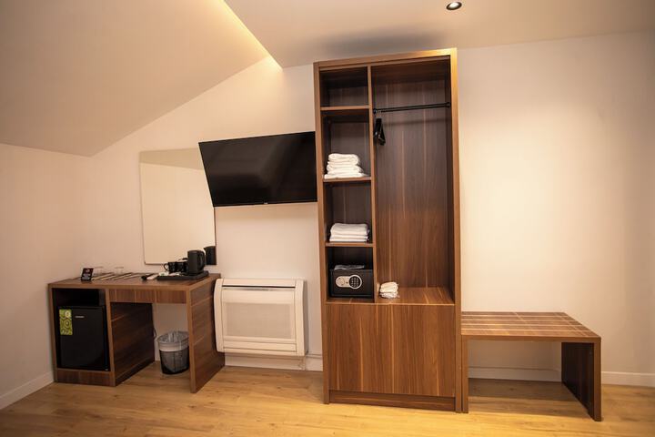 Room 12 of 41