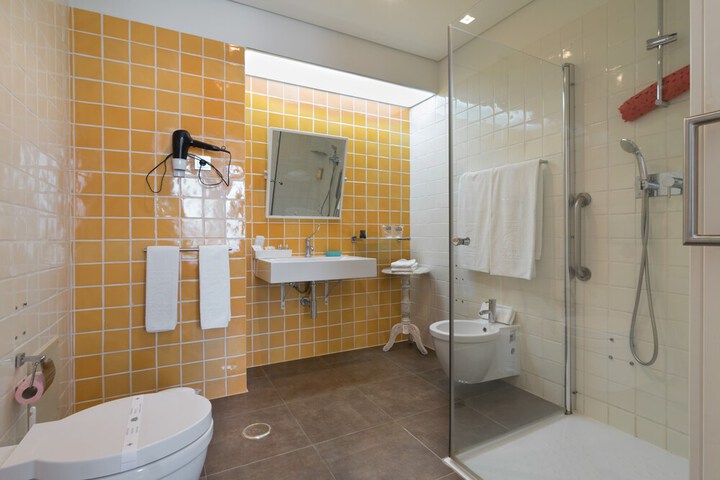 Clean Restrooms