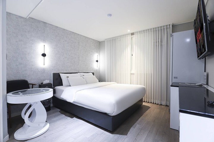 Room 15 of 39