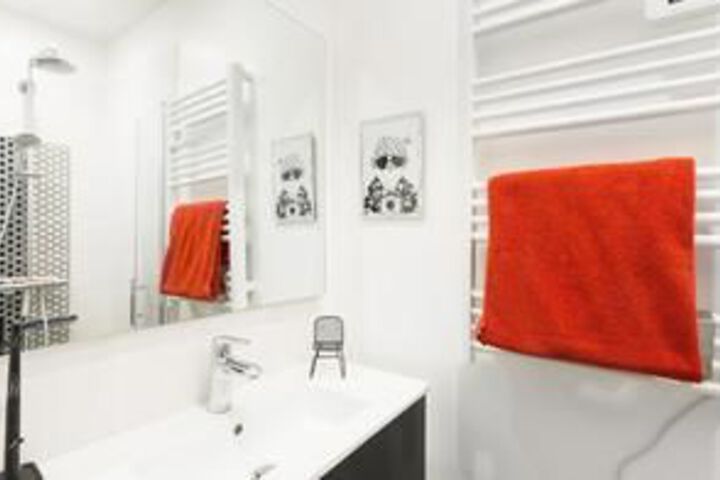 Room 2 of 7