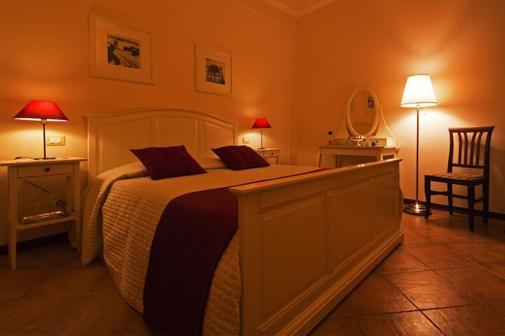 Room 2 of 35