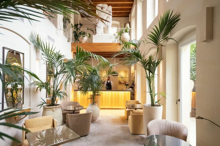 Hotel Interior 2 of 117