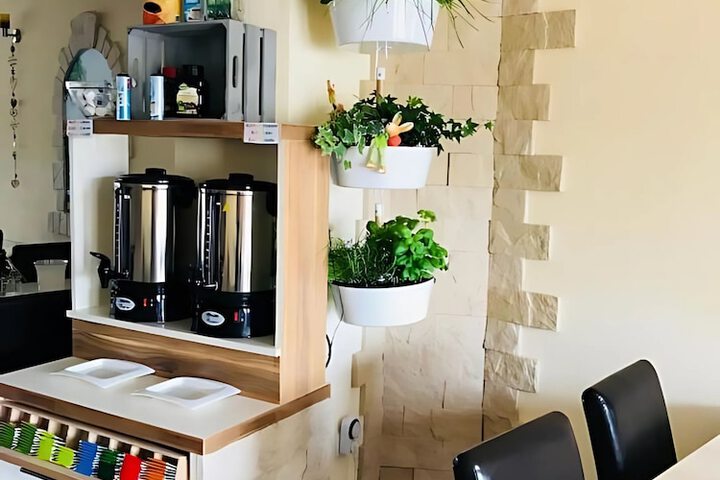 Breakfast/Coffee Service 102 of 109
