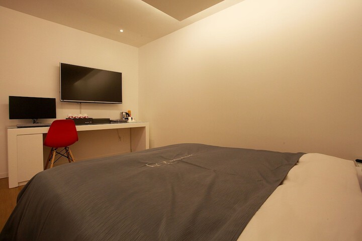 Room 21 of 40
