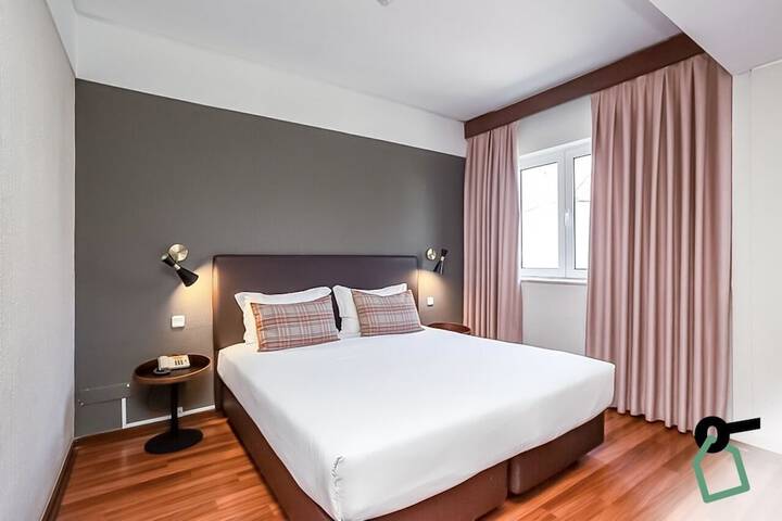 Room 12 of 34