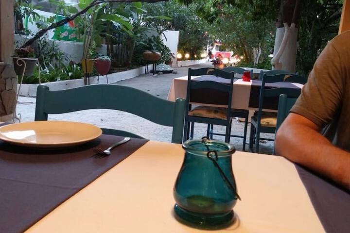 Dining 6 of 18