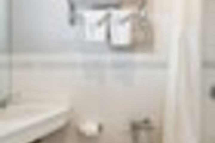 Room 476 of 549