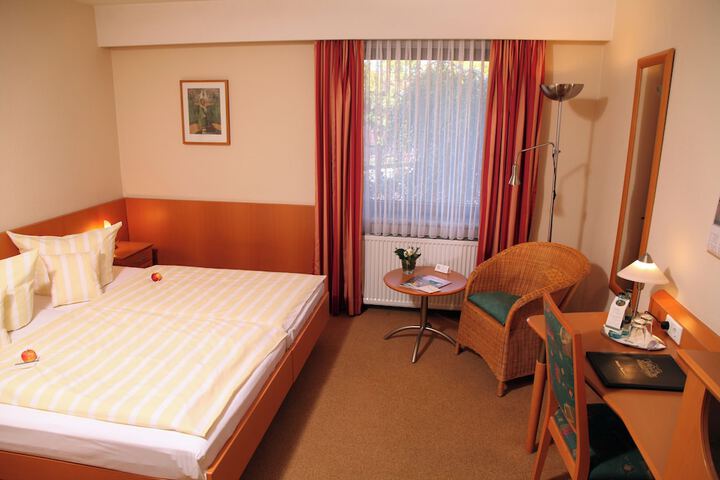 Room 9 of 63