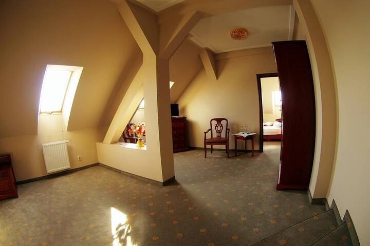 Room 34 of 60