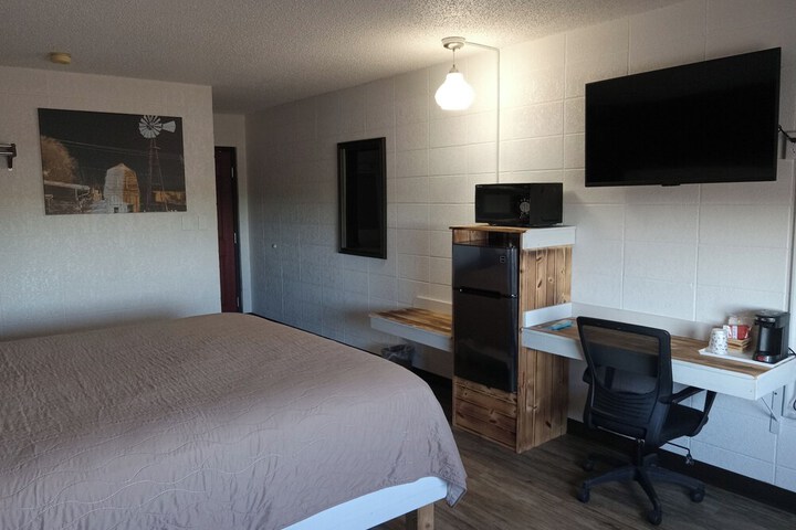 Room 7 of 12
