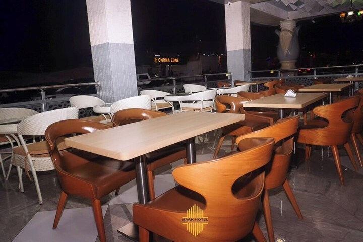 Dining 66 of 112