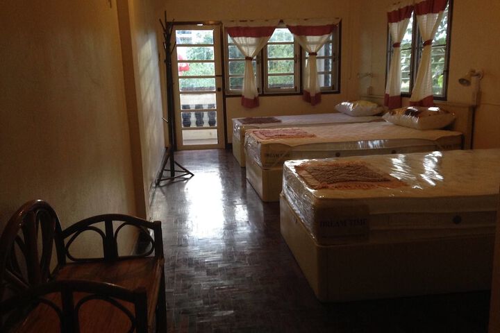 Room 11 of 27