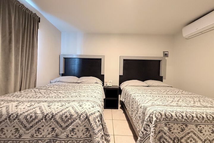 Room 13 of 30