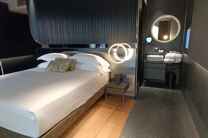 Room 14 of 70