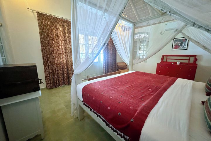 Room 32 of 111