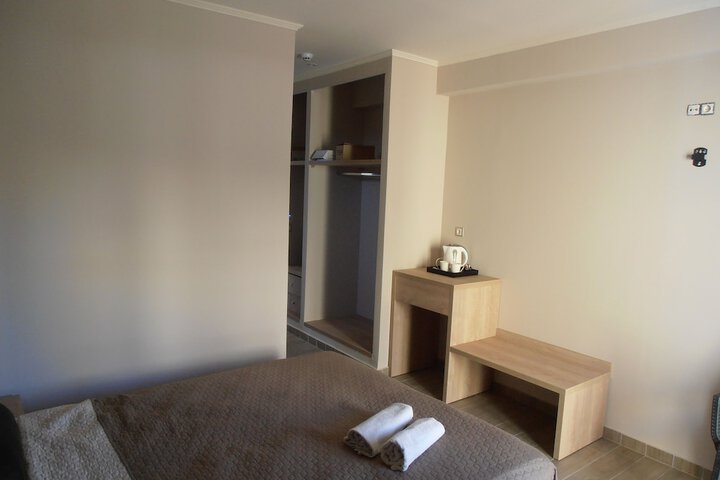 Room 12 of 46