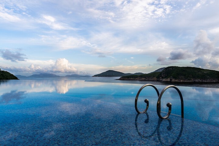 Pool Hotel