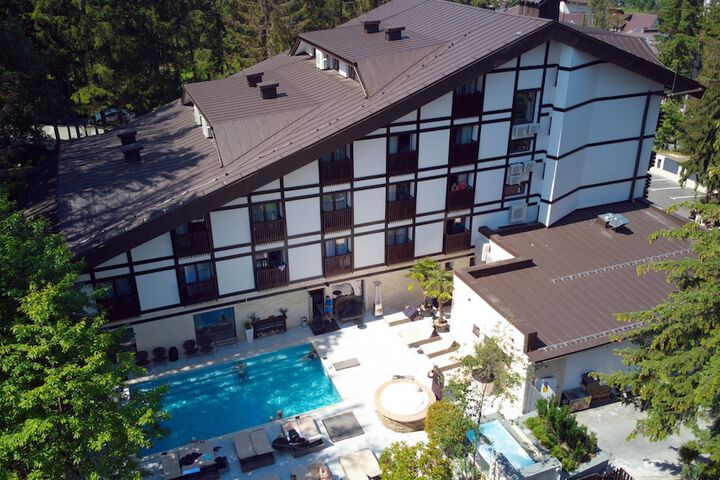 Pool 58 of 104