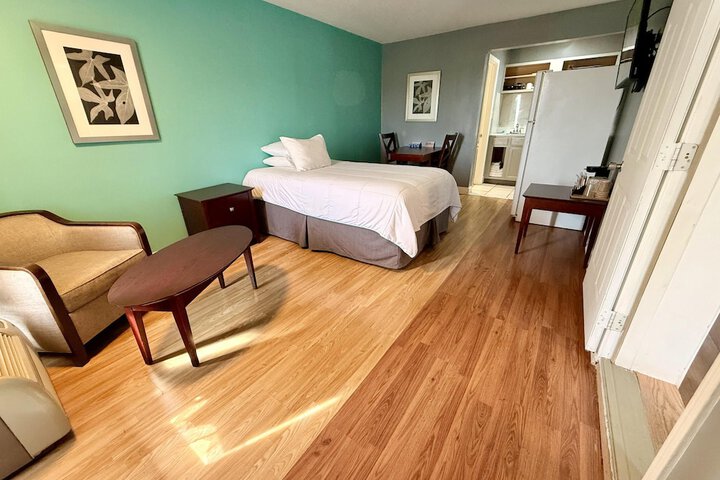 Room 32 of 79