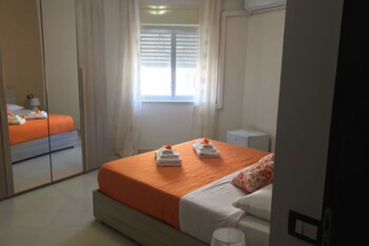 Room 70 of 79