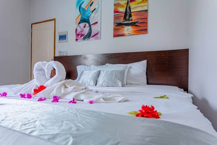 Room 4 of 23