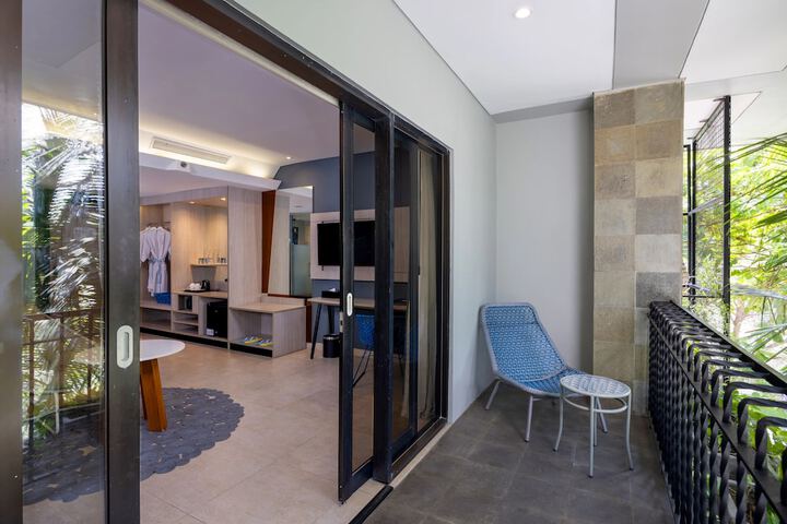 Room 10 of 53