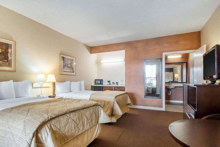 Quadruple Double Bed (2 of 11)