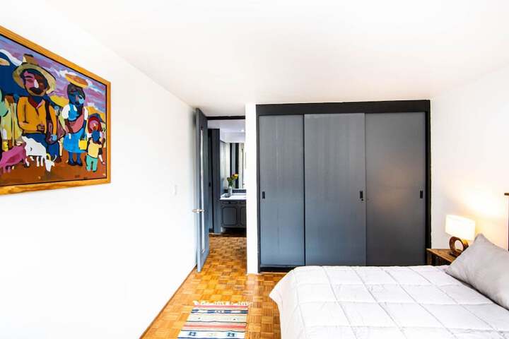 Room 5 of 17