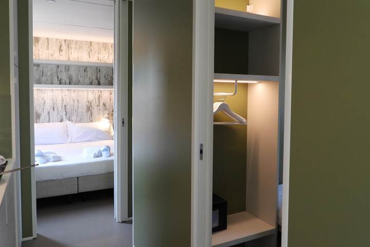 Room 2 of 23