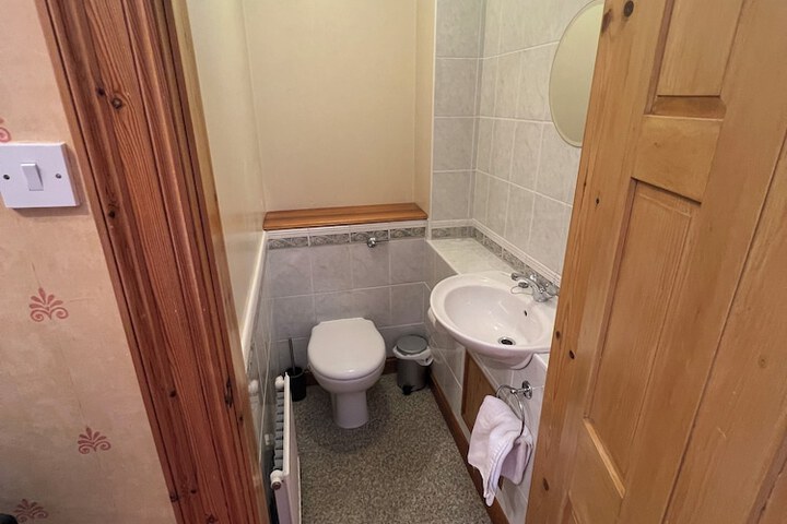 Room 2 of 16