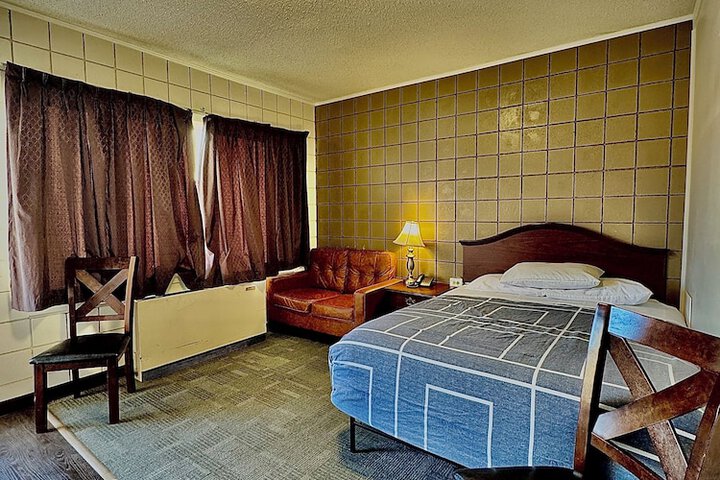 Room 19 of 39