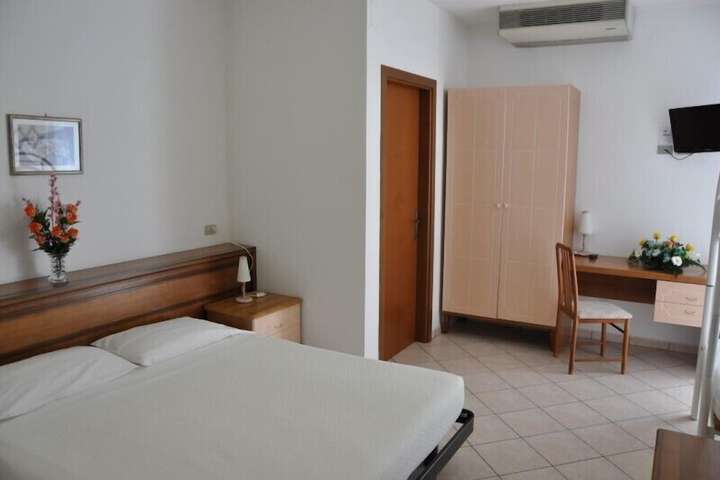 Room 20 of 44