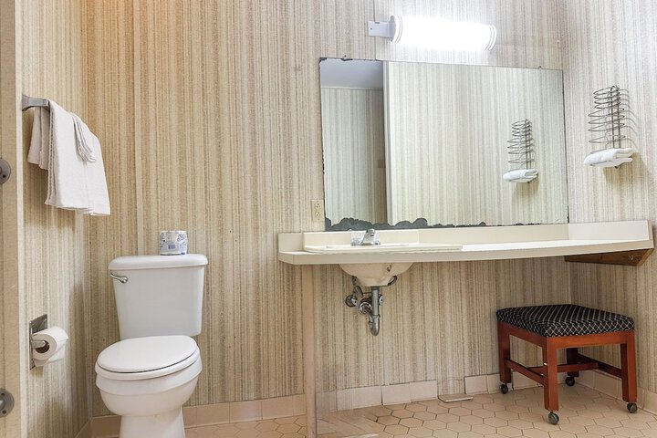 Room 62 of 95